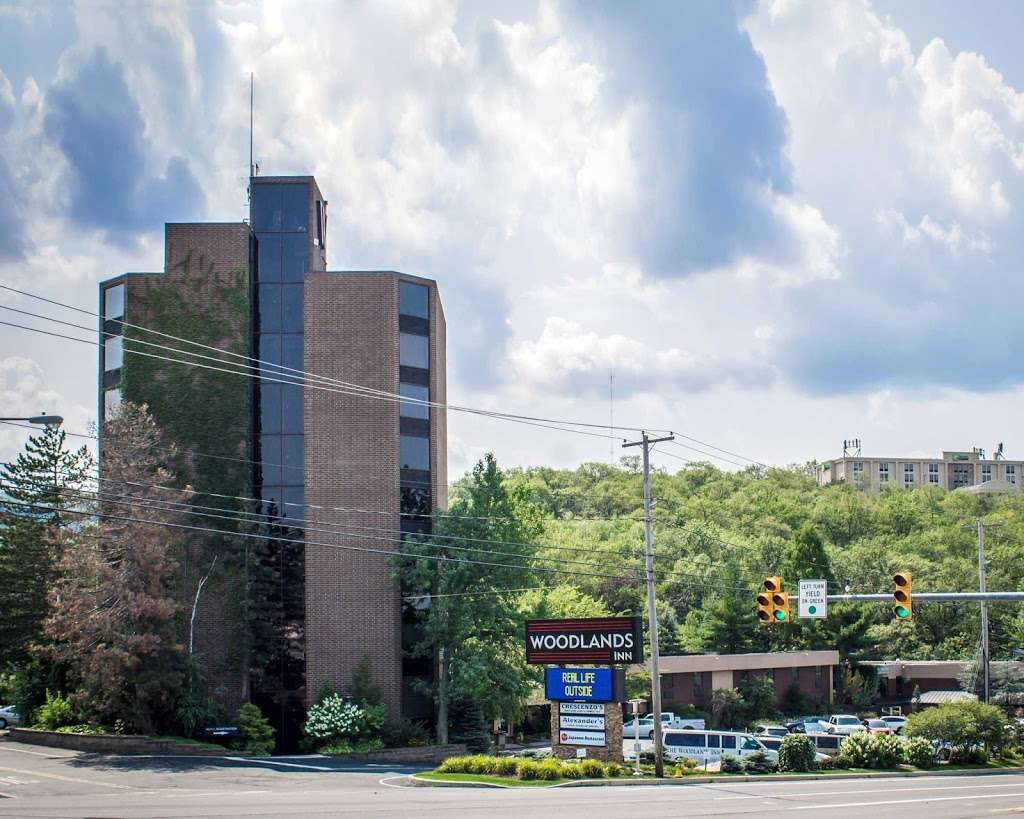 The Woodlands Inn, an Ascend Hotel Collection Member | 1073 PA-315, Wilkes-Barre, PA 18702, USA | Phone: (570) 824-9831