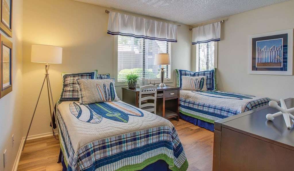 Island Club Apartments | 2300 Catalina Cir, Oceanside, CA 92056, USA | Phone: (442) 245-5505