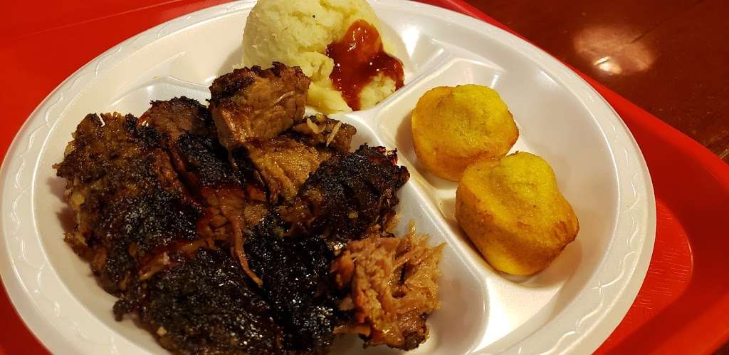 Cherry Red Roasters BBQ & Catering | 207 E Delaware St, Dwight, IL 60420 | Phone: (815) 584-1227