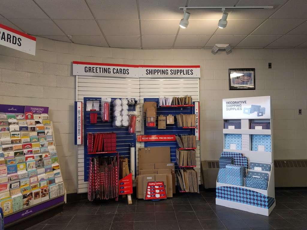 United States Postal Service | 510 Daniel Webster Hwy, Merrimack, NH 03054, USA | Phone: (800) 275-8777