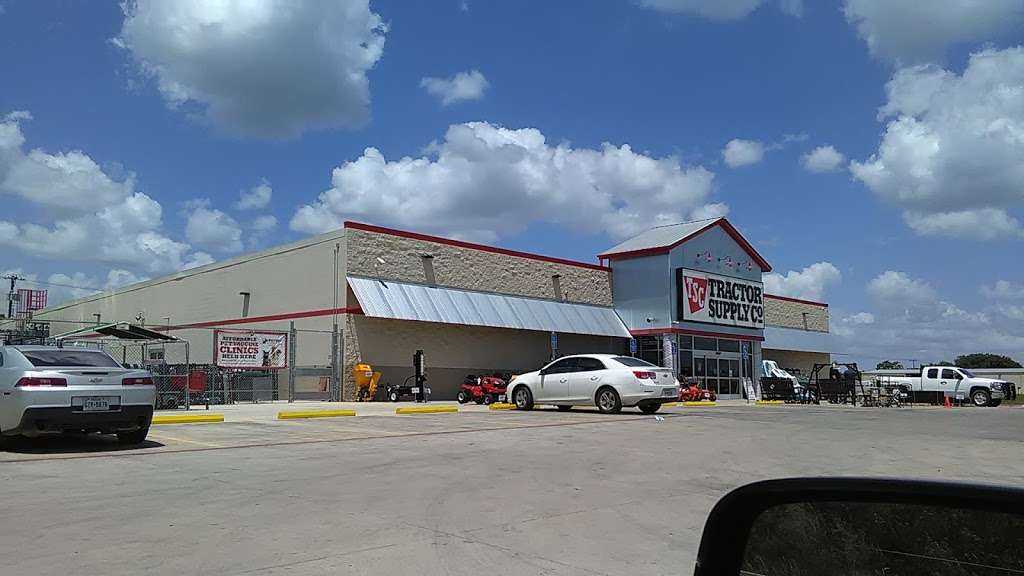 Tractor Supply Co. | 5705 Mt Olive Rd, Adkins, TX 78101, USA | Phone: (210) 649-1631