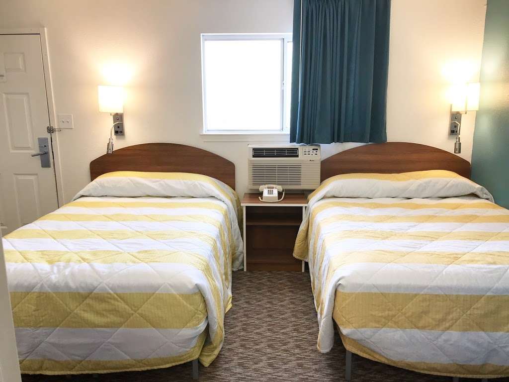 InTown Suites Extended Stay Webster TX - NASA | 480 Bay Area Blvd, Webster, TX 77598, USA | Phone: (281) 554-9552