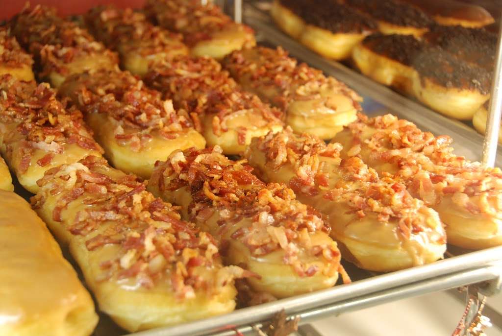 Doughnut Deli Inc. | 3401 Pacific Pl, Long Beach, CA 90806 | Phone: (562) 595-8515