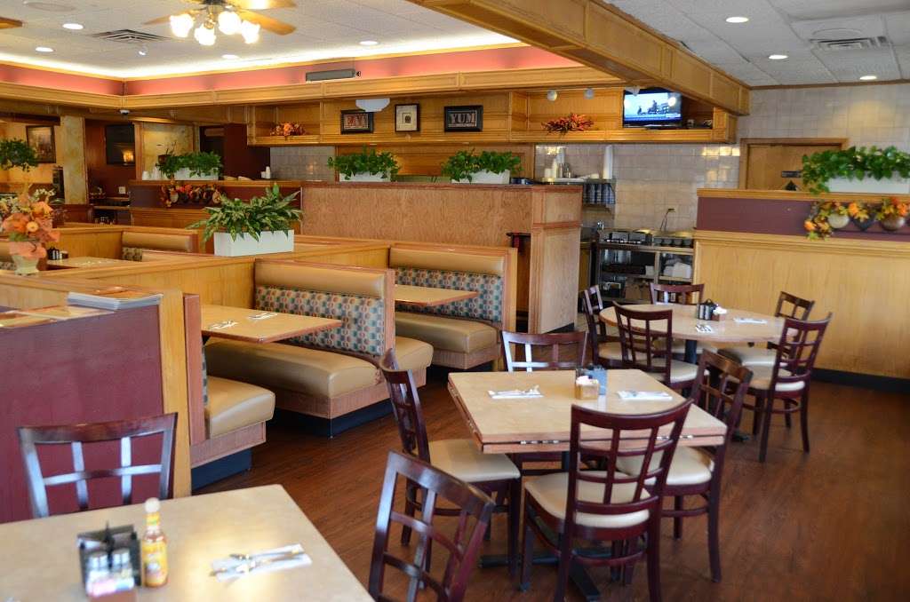 Maxfields Restaurant | 7218, 2290 Ogden Ave, Aurora, IL 60504, USA | Phone: (630) 820-1177