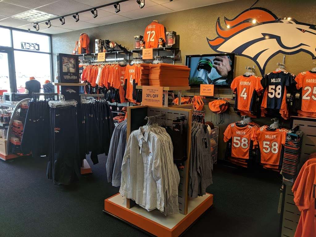 Broncos Locker | 9555 E County Line Rd, Centennial, CO 80112 | Phone: (303) 768-8461