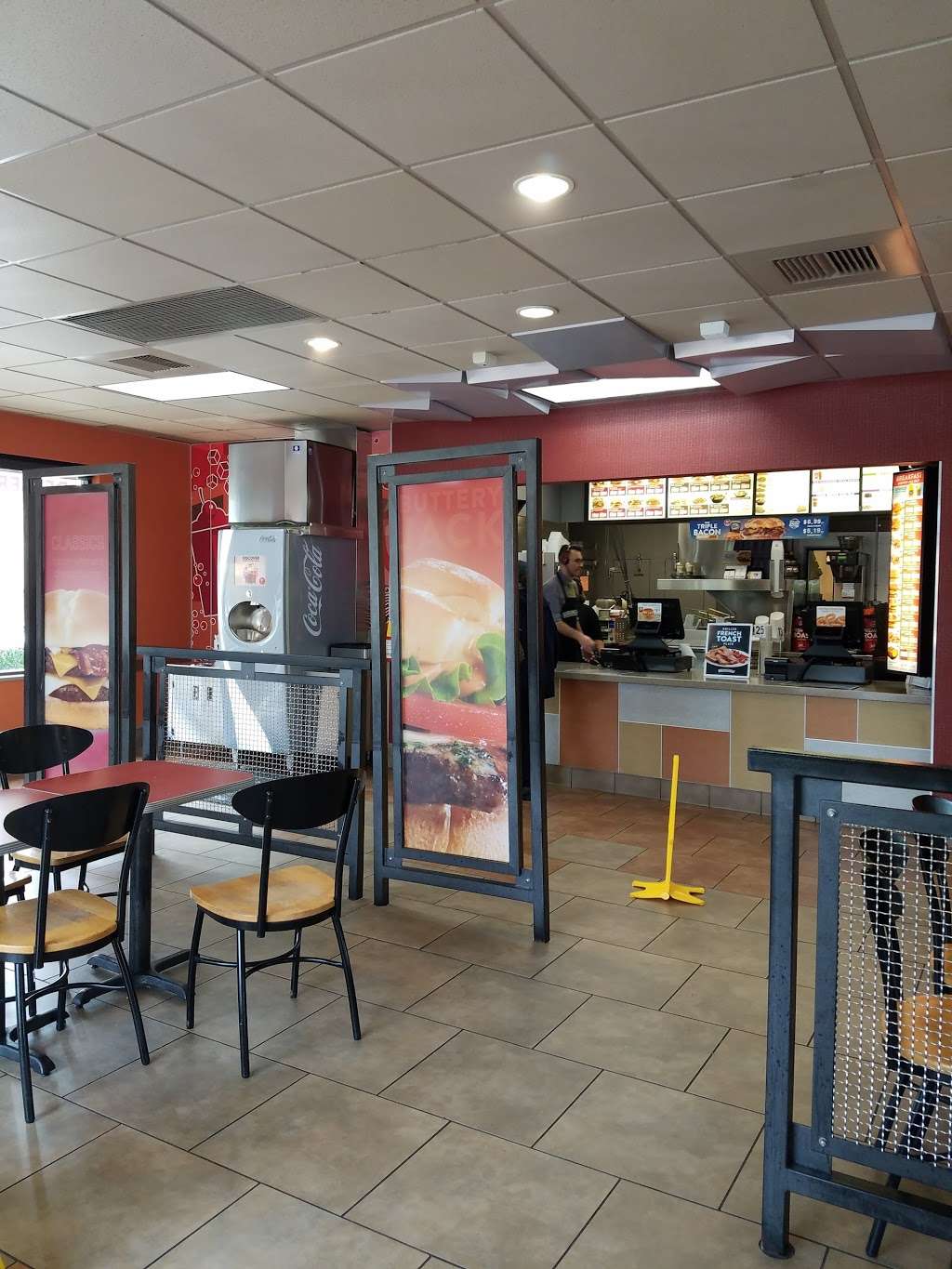 Jack in the Box | 23577 Sunnymead Ranch Pkwy, Moreno Valley, CA 92557, USA | Phone: (951) 247-7483
