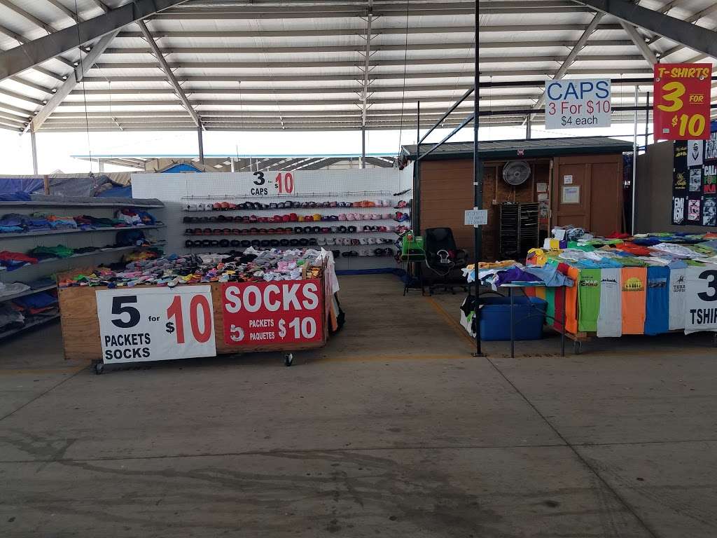 Traders Village Parking Lot | Pearsall, TX 78252, USA