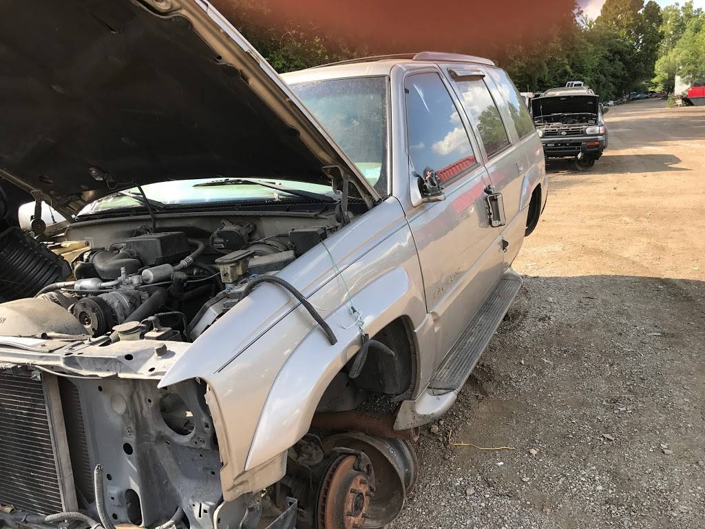 Taylors Auto Salvage | 6898 St Charles Rock Rd, St. Louis, MO 63133, USA | Phone: (314) 726-6181