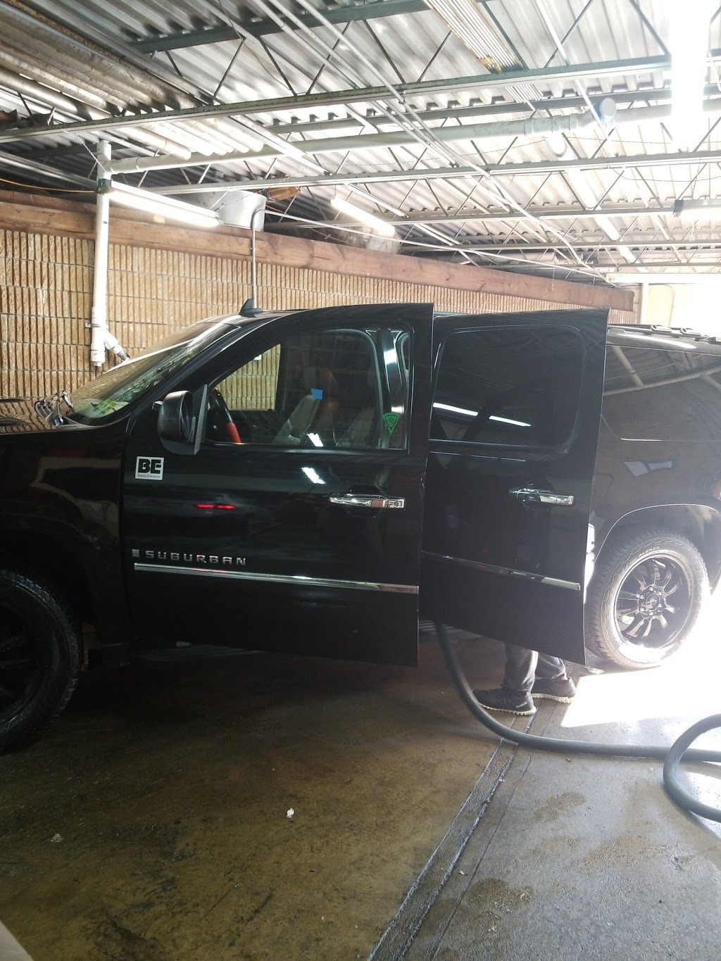 Van Houten Car Wash | 443 Van Houten Ave, Passaic, NJ 07055, USA | Phone: (973) 473-9621