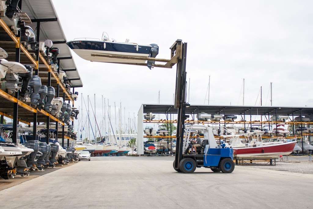 Bert Jabin Yacht Yard | 7310 Edgewood Rd, Annapolis, MD 21403, USA | Phone: (410) 268-9667