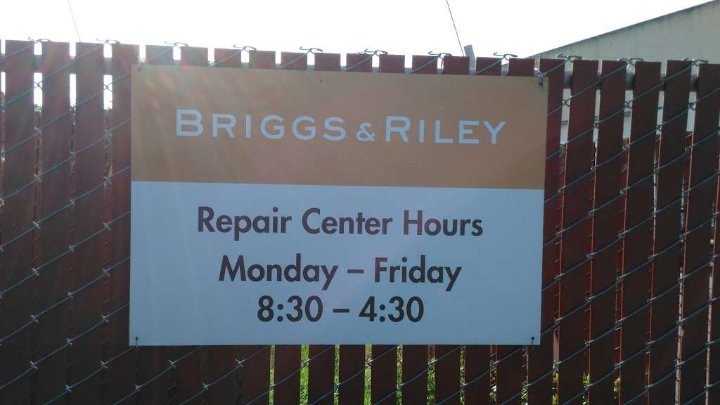Briggs & Riley Repair Center | 860 Airport St A, Moss Beach, CA 94038 | Phone: (877) 745-3978