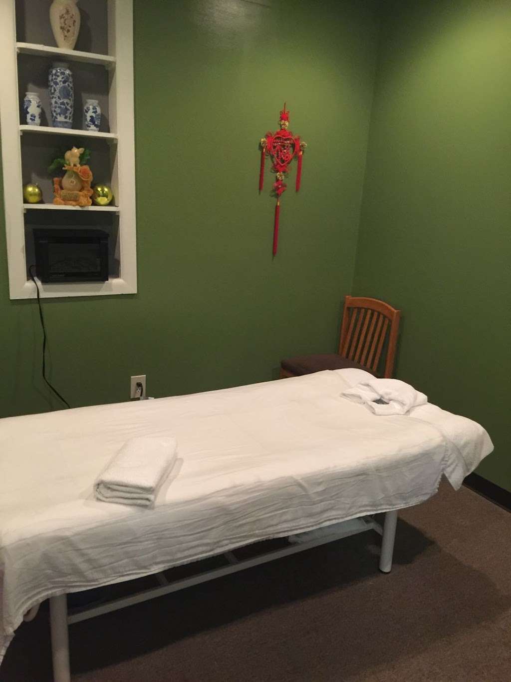 Ocean Spa | 610 E 99th St, Kansas City, MO 64131 | Phone: (816) 812-3288