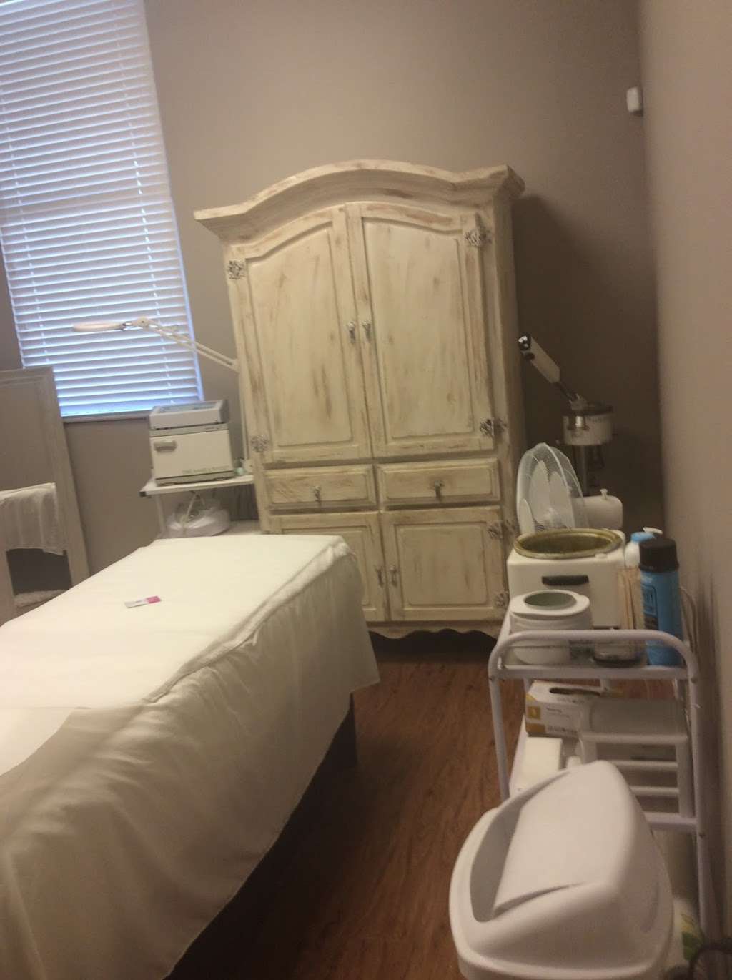 Waxing Room - Beauty & Wellness Lounge | 13848 Tilden Rd Ste 230, Winter Garden, FL 34787, USA | Phone: (407) 654-1556