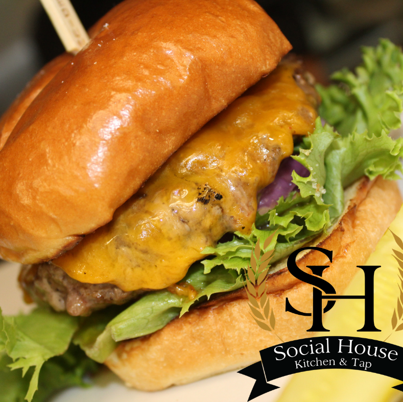 Social House Kitchen & Tap | 25370 Eastern Marketplace Plaza, South Riding, VA 20152, USA | Phone: (703) 327-6464