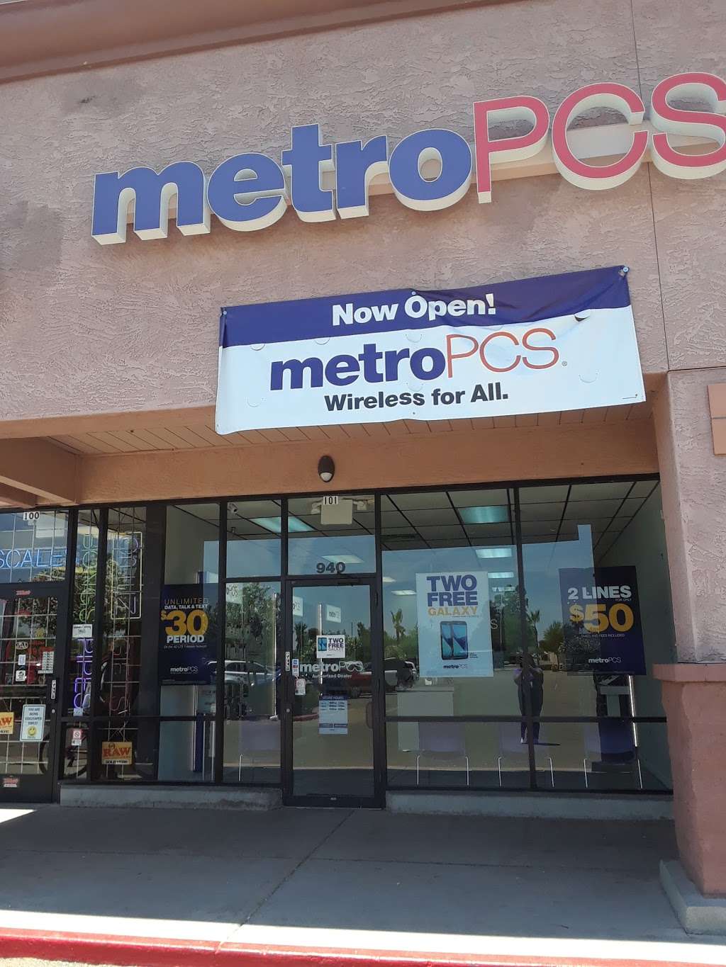 Metro by T-Mobile | 940 N Alma School Rd #101, Chandler, AZ 85224, USA | Phone: (480) 621-5397