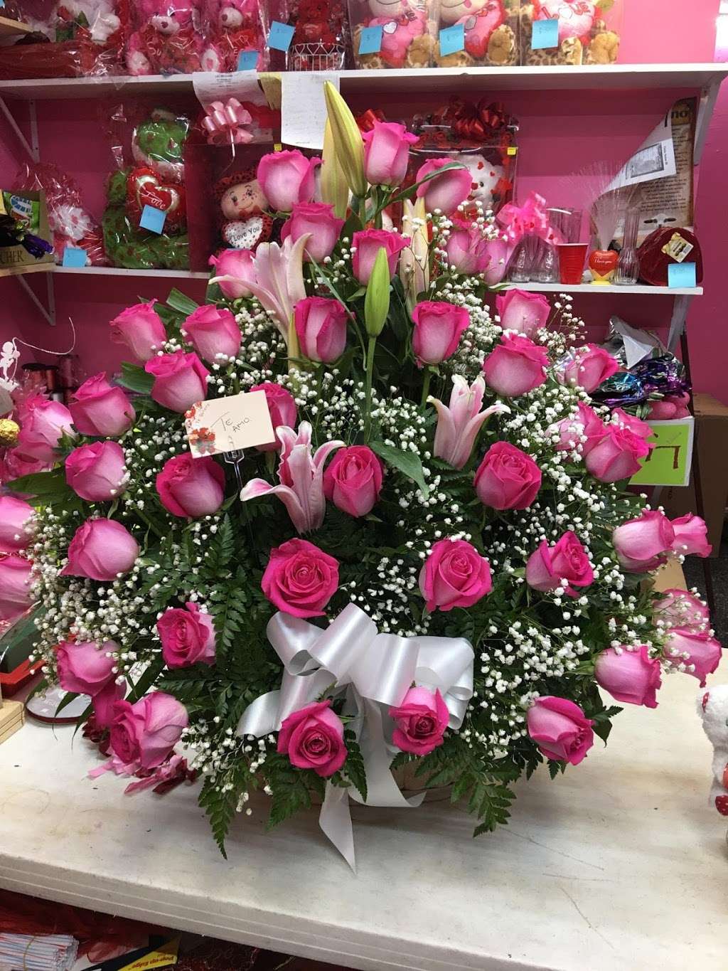 Florería Claudia | 8103 Airline Dr k-8, Houston, TX 77037, USA | Phone: (832) 293-7369