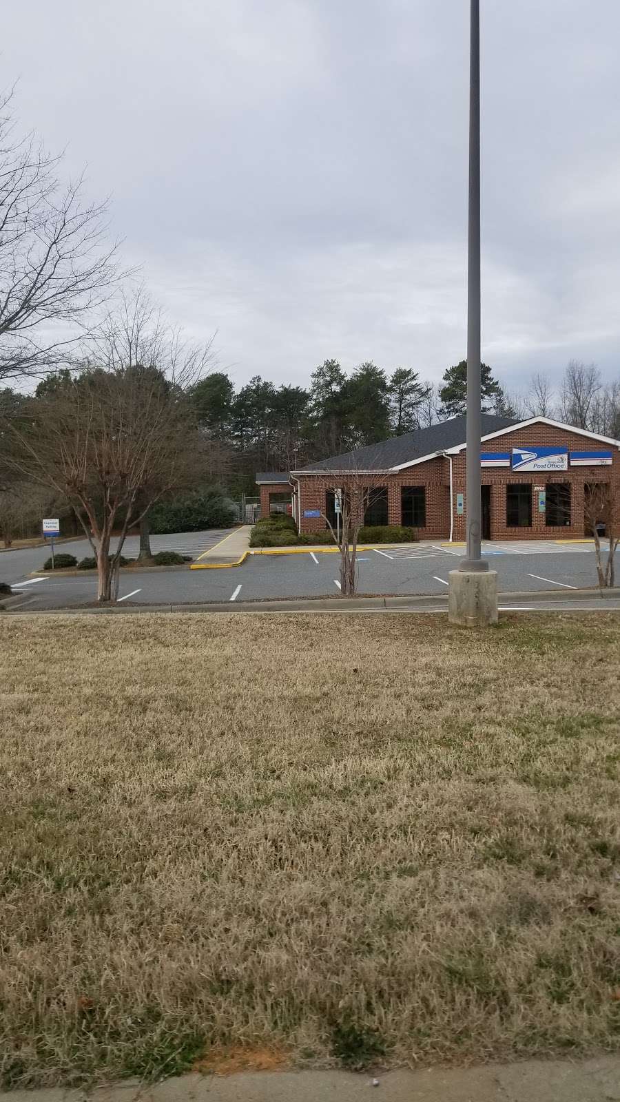 United States Postal Service | 3593 Denver Dr, Denver, NC 28037, USA | Phone: (800) 275-8777