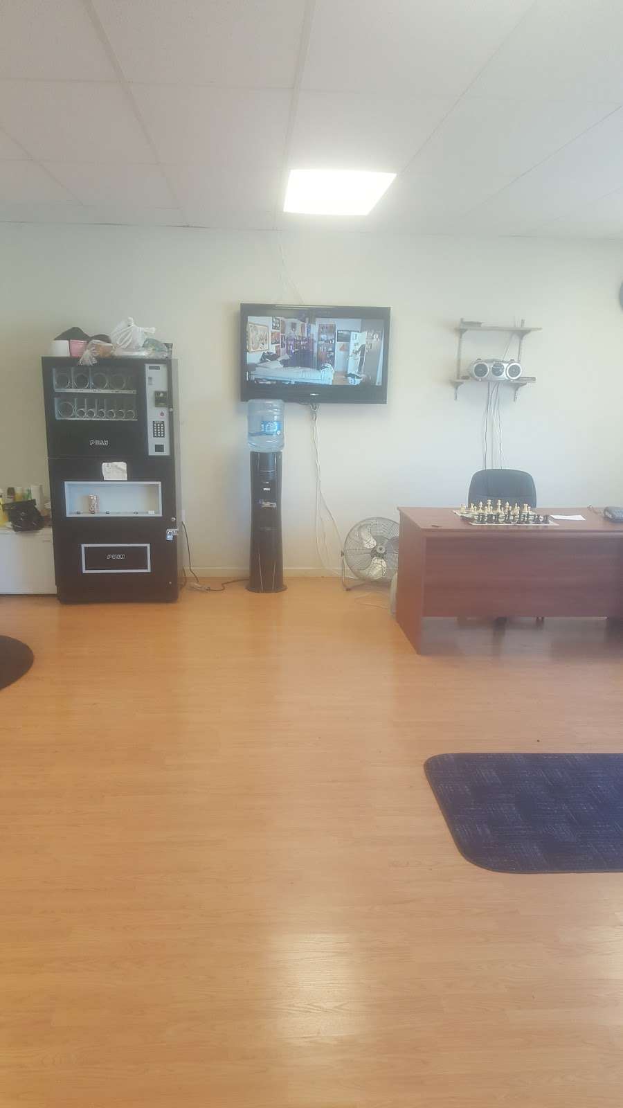 Choppin It Up Barber Shop | 888 98th Ave #202, Oakland, CA 94603 | Phone: (510) 568-6317