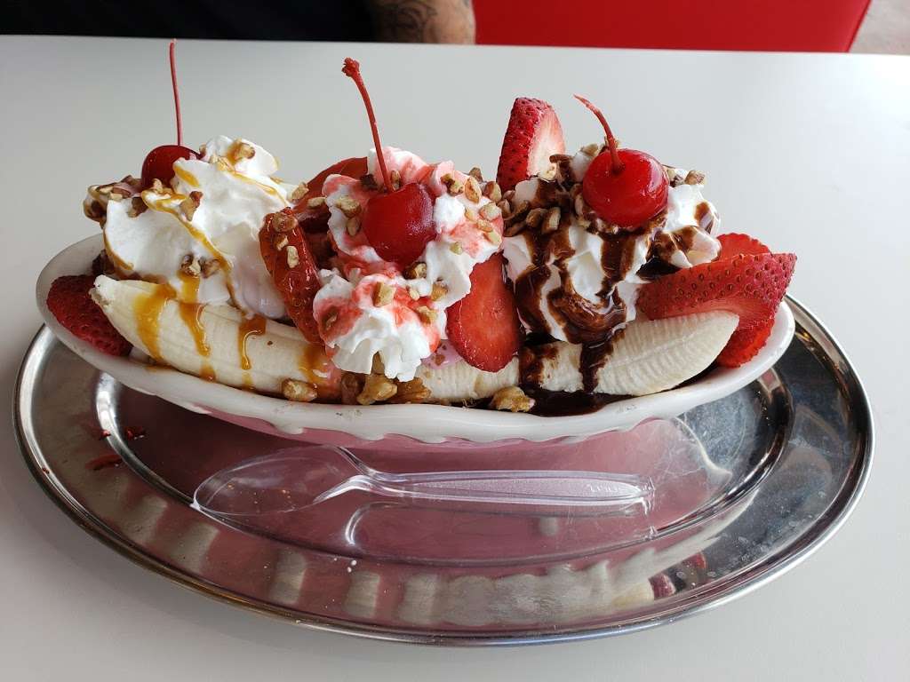 The Neighborhood Scoop | 2106 Strawberry Rd, Pasadena, TX 77502, USA | Phone: (832) 834-3842