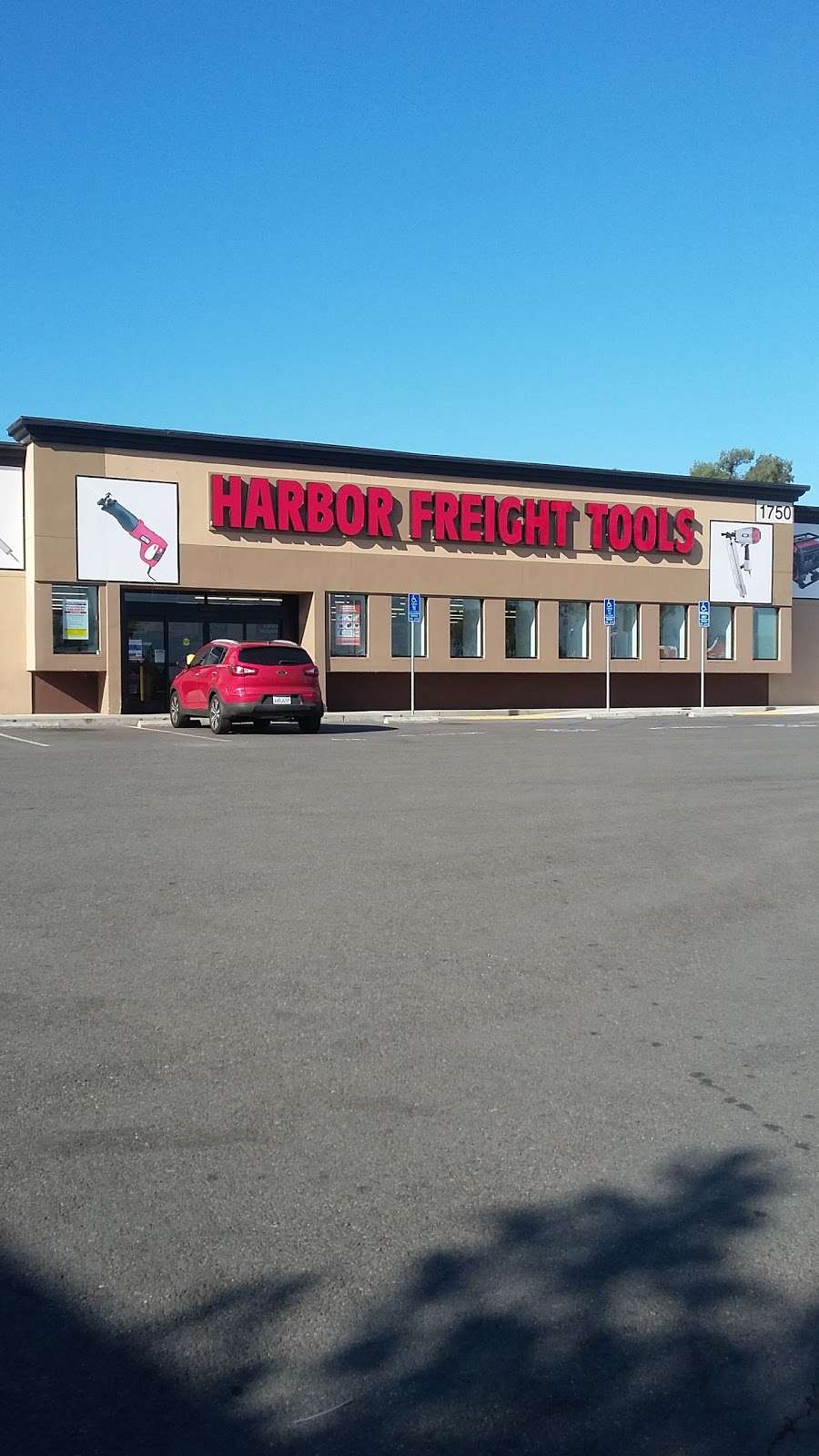 Harbor Freight Tools | 1750 W 6th St, Corona, CA 92882 | Phone: (951) 739-0244