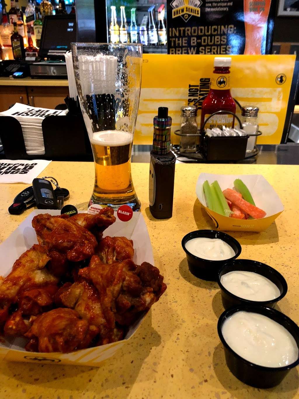 Buffalo Wild Wings | 524 Fort Evans Rd NE, Leesburg, VA 20176, USA | Phone: (703) 779-4646