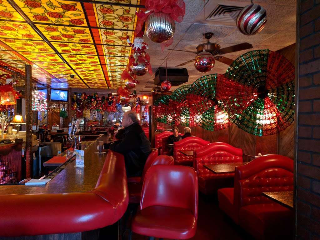 Maries Pizza & Liquors | 4129 W Lawrence Ave, Chicago, IL 60630, USA | Phone: (773) 725-1812