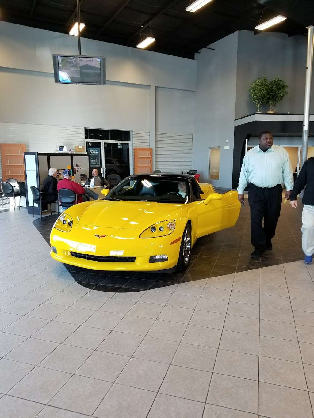 Mike Raisor Pre-Owned Center | 3960 State Road 38 East, Lafayette, IN 47905, USA | Phone: (765) 448-7064