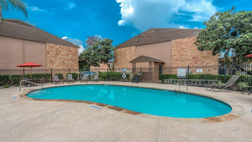 Newport Oaks Apartments | 800 E South St, Alvin, TX 77511, USA | Phone: (281) 609-7801