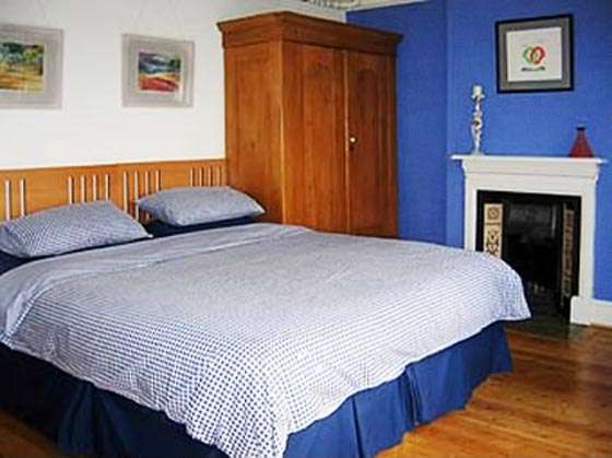 Kingston B&B | 57 Cobham Rd, Kingston upon Thames KT1 3AE, UK | Phone: 07917 608218