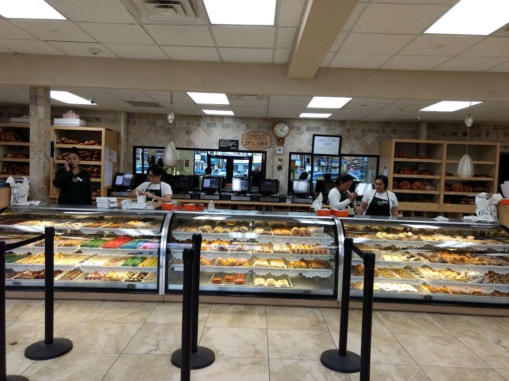 Calandras Bakery | 204 1st Ave, Newark, NJ 07107, USA | Phone: (973) 484-5598