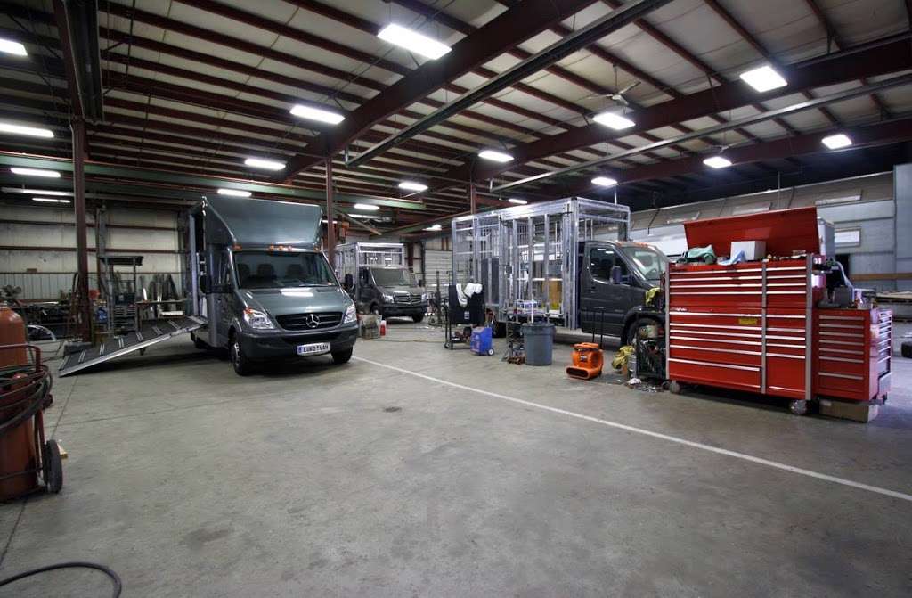 Frank DiBella Deluxe Horse Vans | 3402, 39 Sheridan Ln, Pottstown, PA 19464 | Phone: (610) 495-2270