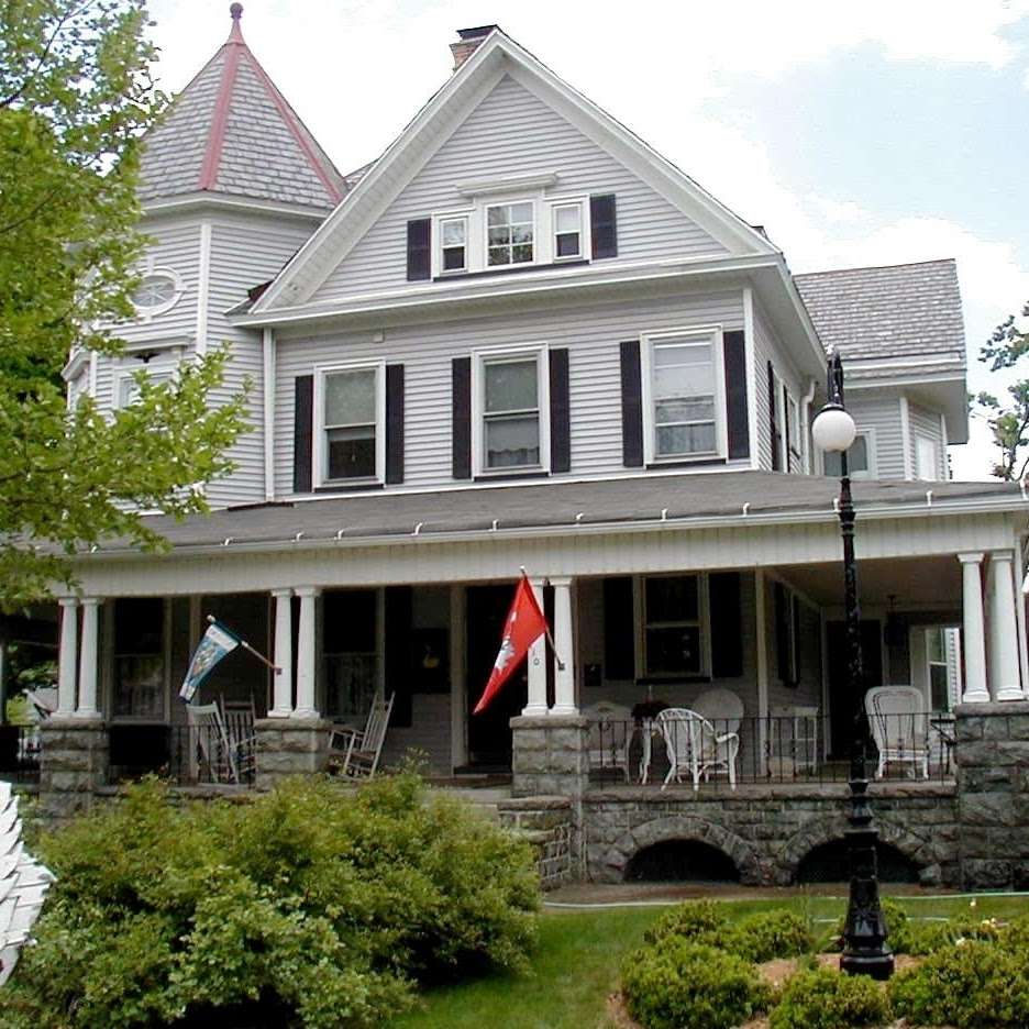 Whistling Swan Inn | 110 Main St, Stanhope, NJ 07874, USA | Phone: (973) 347-6369