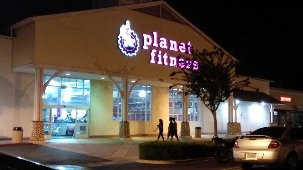 Planet Fitness | 2725 N Bristol St, Santa Ana, CA 92706, USA | Phone: (714) 568-9700