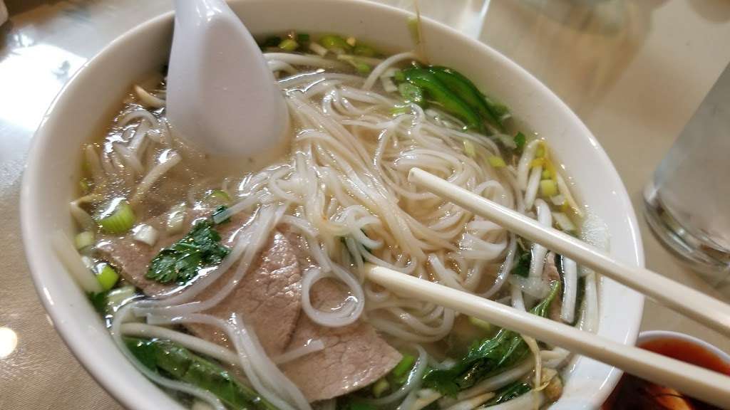 Golden Pho & Grill | 4102, 1036 S Federal Blvd, Denver, CO 80219 | Phone: (303) 975-0919