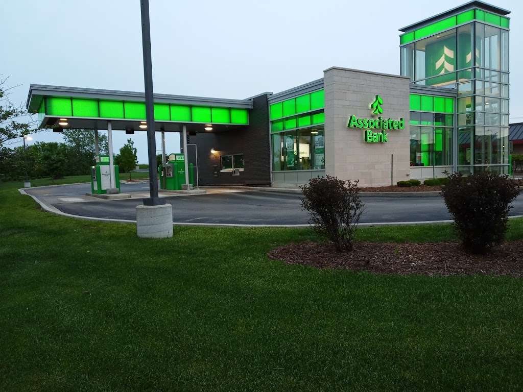 Associated Bank | 2815 N Grandview Blvd, Pewaukee, WI 53072, USA | Phone: (262) 547-8899