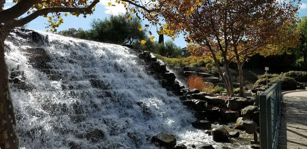 Bollinger Canyon Fountain | Bollinger Canyon Rd & S Chanterella Dr, San Ramon, CA 94582, USA | Phone: (925) 973-2800