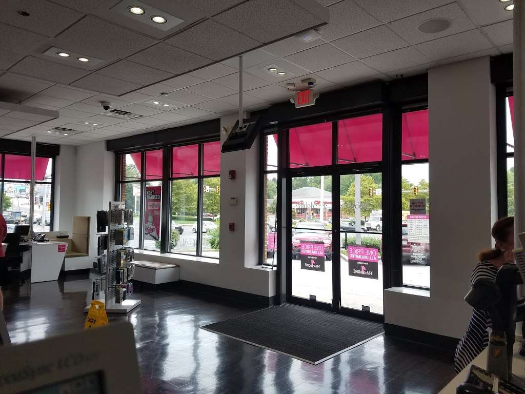 T-Mobile | 800 Baltimore Pike, Springfield, PA 19064, USA | Phone: (610) 543-2608