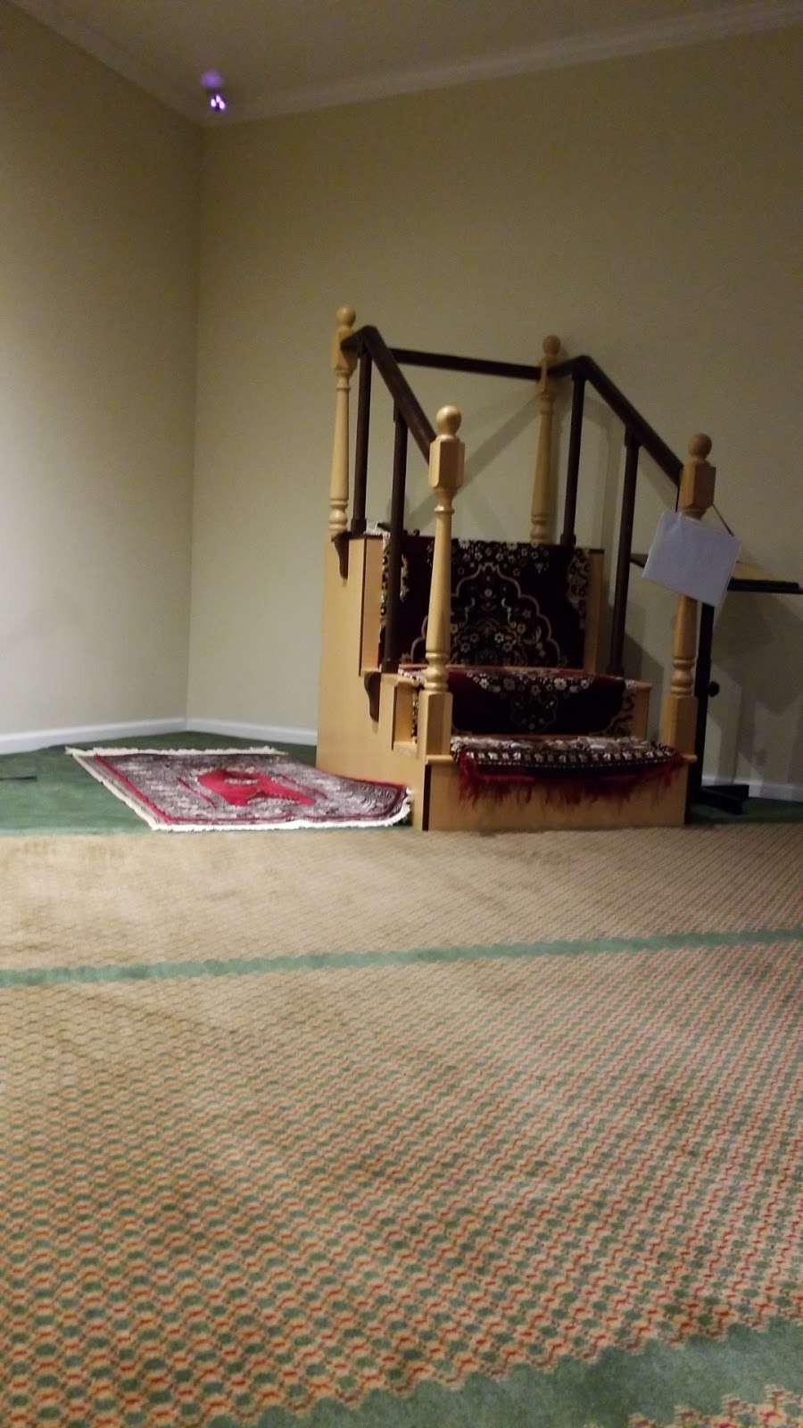 Masjid Al-Mustafa | 300 E 55th St, Westmont, IL 60559 | Phone: (630) 538-3789