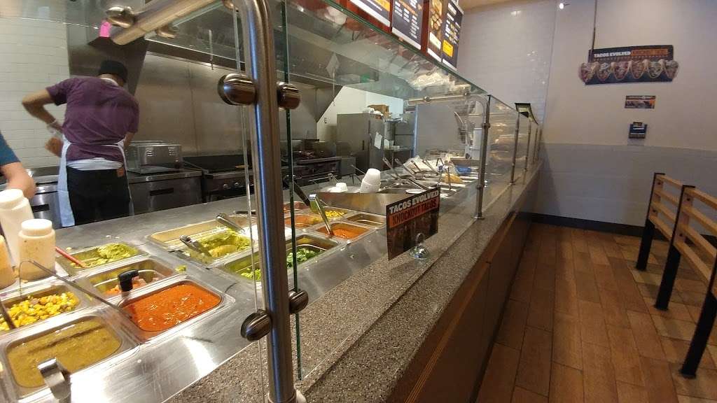 QDOBA Mexican Eats | 652 Main Ave, Norwalk, CT 06851, USA | Phone: (203) 663-5127