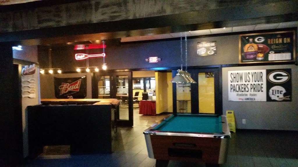 Aviator Sports Bar & Grille | 5105 S Howell Ave, Milwaukee, WI 53207, USA | Phone: (414) 831-3666