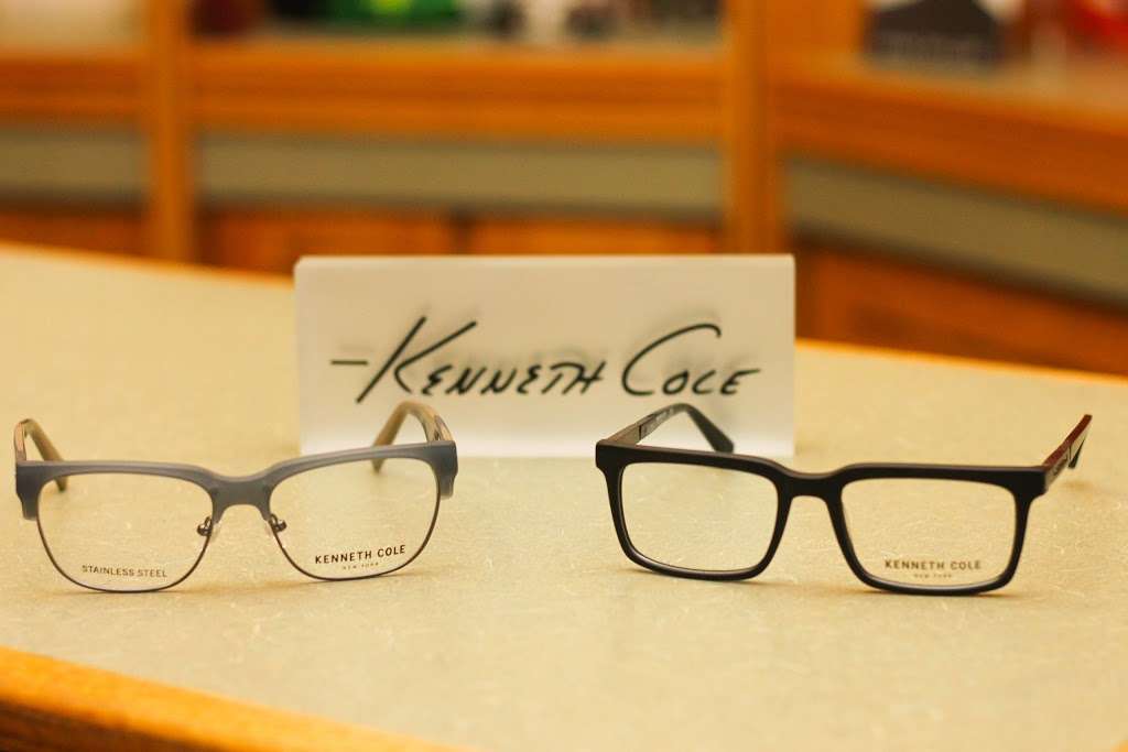 Macha Family Eye Care: Anderson | 1537 S Scatterfield Rd suite b, Anderson, IN 46016, USA | Phone: (765) 649-1200