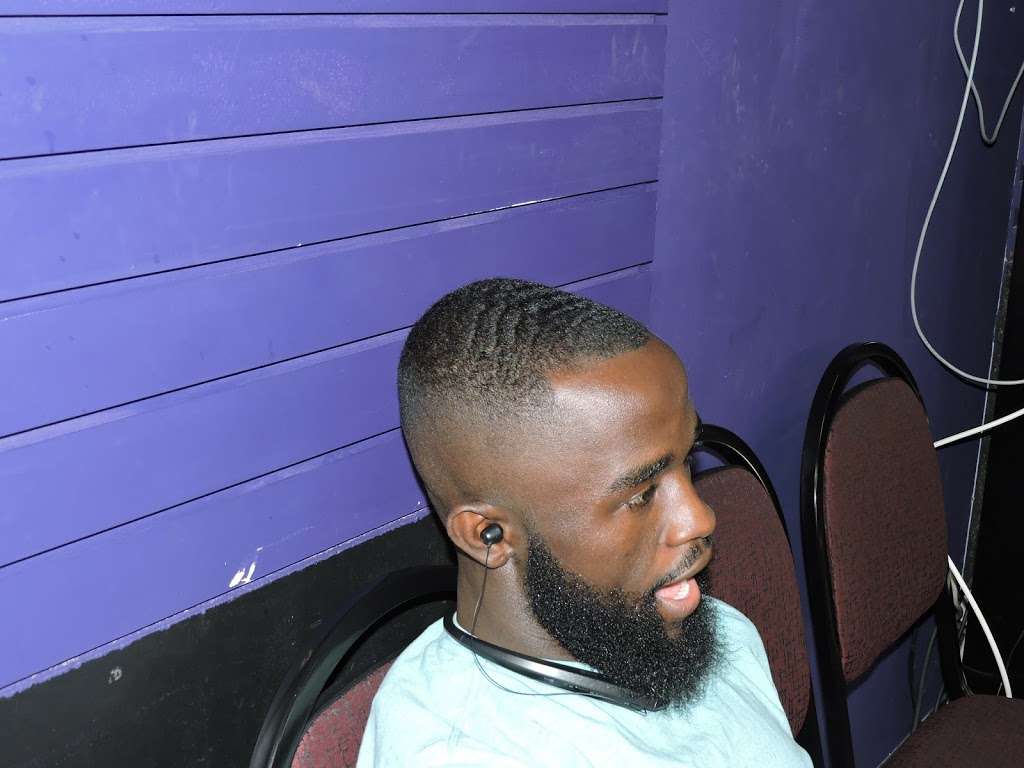 VONTYS CUTZ BARBERSHOP AND SALON | 105 Carroll Island Rd, Middle River, MD 21220, USA | Phone: (443) 682-5966