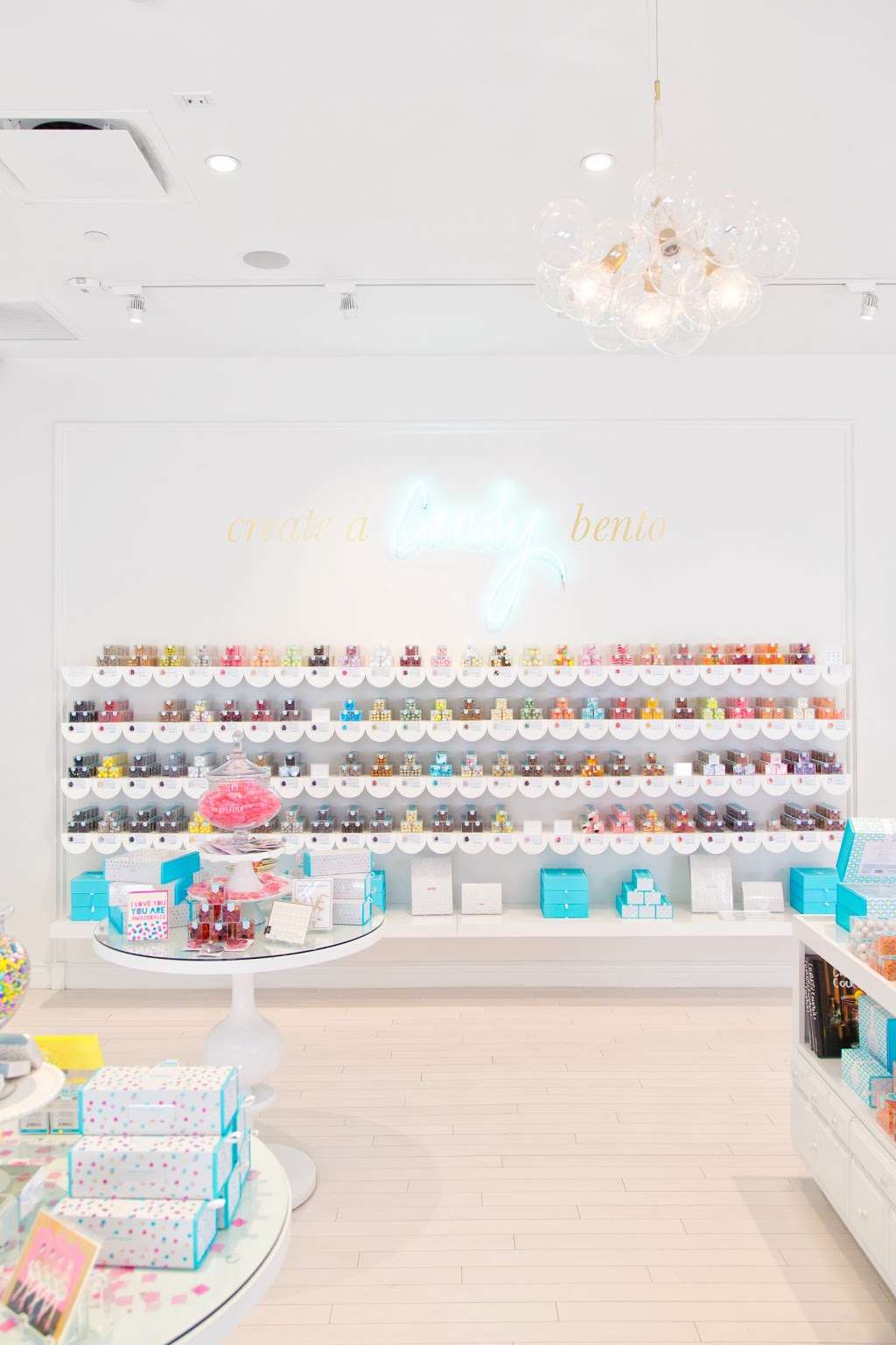 Sugarfina Virginia | 1961 Chain Bridge Rd, Tysons, VA 22102, USA | Phone: (703) 844-0049