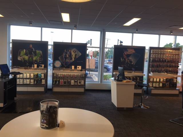 AT&T Store | 7201 W Dempster St Suite A, Niles, IL 60714 | Phone: (847) 581-1956