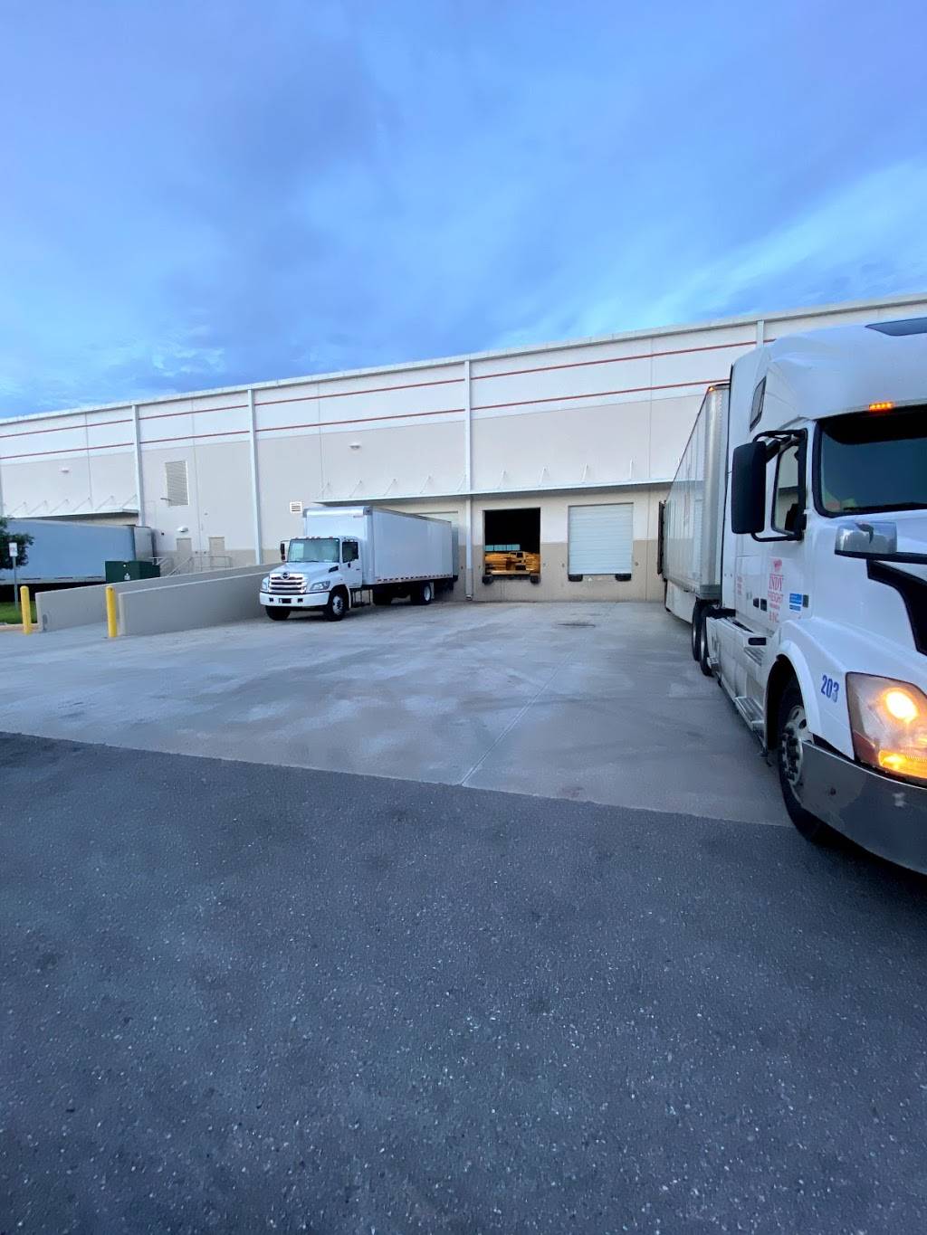 Crossdocking & Delivery | 1801 Boice Pond Rd Suite #300, Orlando, FL 32837, United States | Phone: (407) 854-1500