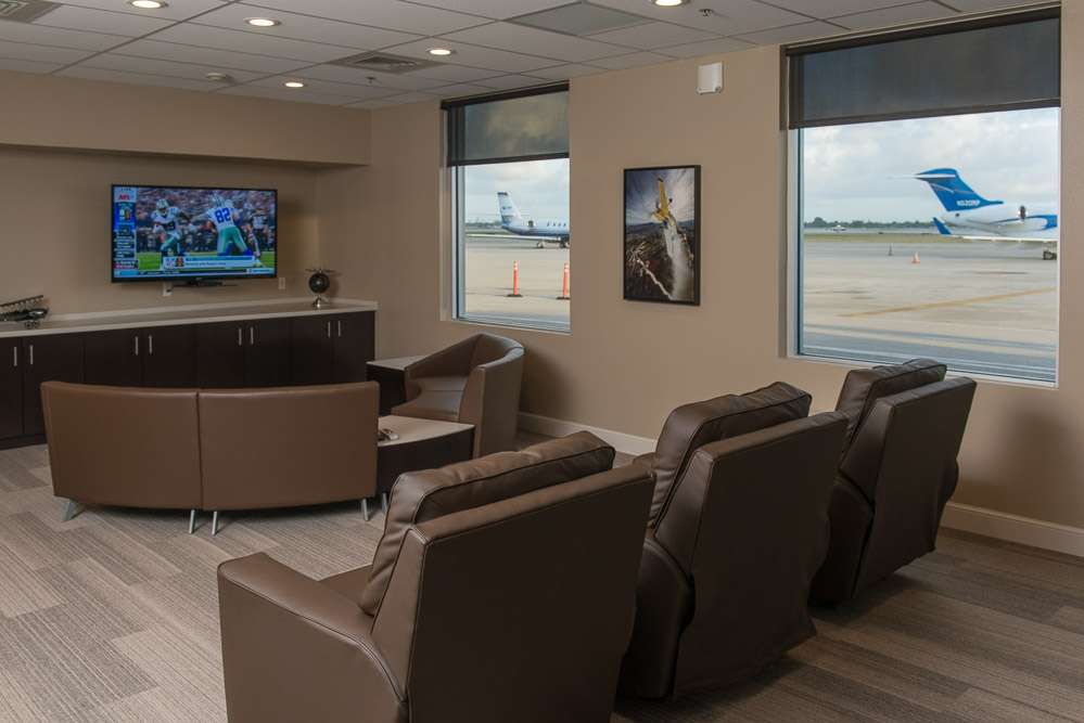 Atlantic Aviation PBI | 3800 Southern Blvd, West Palm Beach, FL 33406, USA | Phone: (561) 683-4121