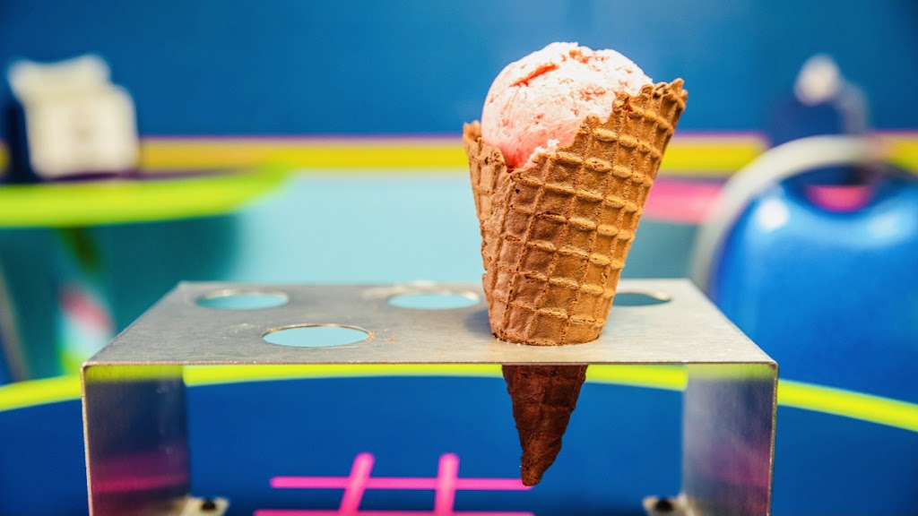 Blue Ice Creamery | 127 Eastgate Plz, East Alton, IL 62024, USA | Phone: (618) 251-8769