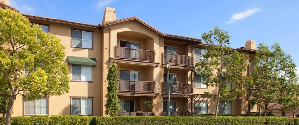 Rancho Monterey Apartment Homes | 100 Robinson Dr, Tustin, CA 92782, USA | Phone: (866) 401-3274