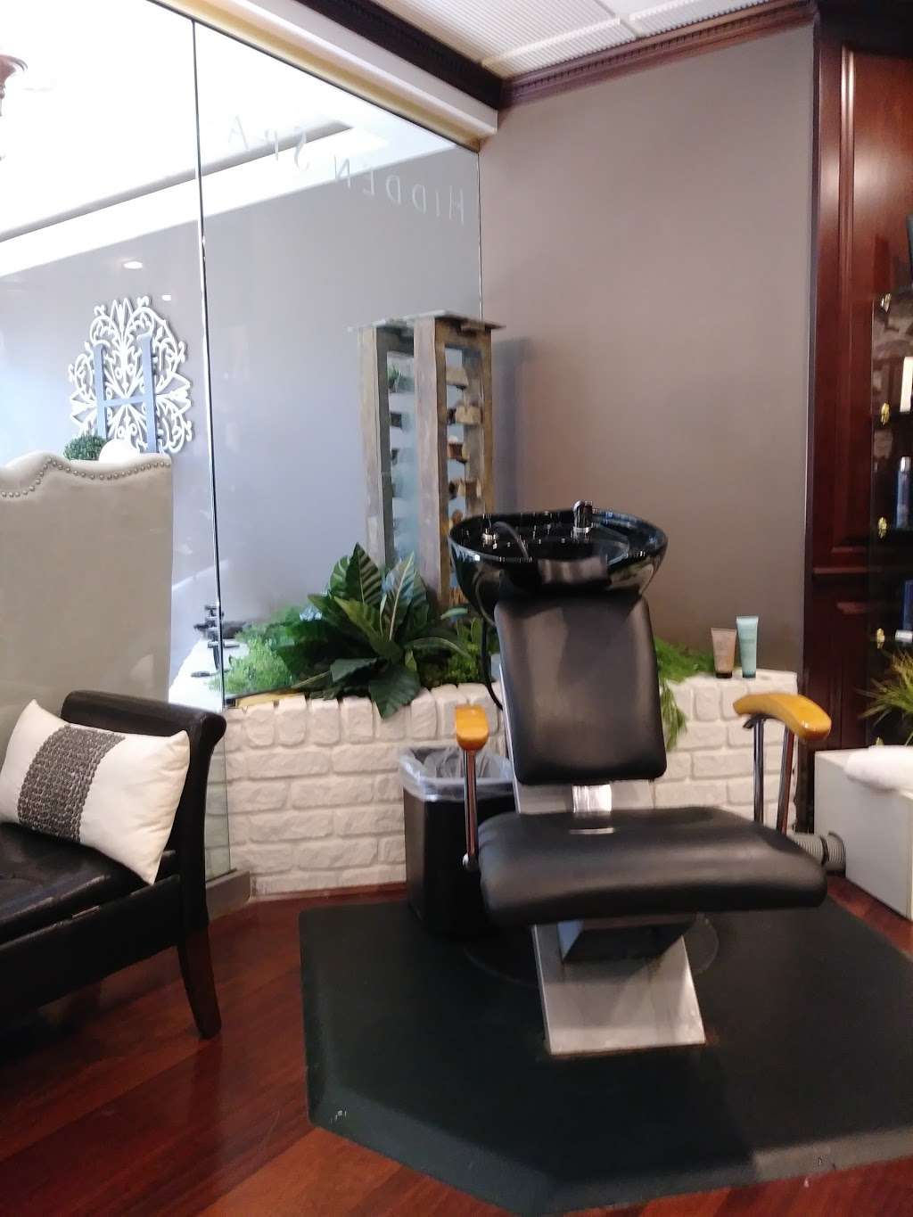 Hidden Spa | 50 Burr Ridge Pkwy, Burr Ridge, IL 60527 | Phone: (630) 323-4790