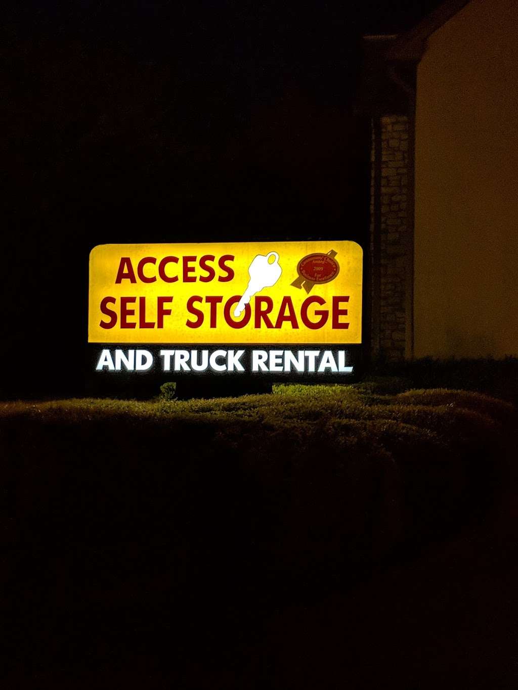 Access Self Storage & Truck Rental | 1040 Cedar Valley Dr, Lancaster, TX 75134, USA | Phone: (972) 432-5901